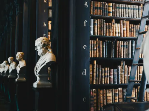 Photo 1505664194779 8beaceb93744